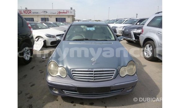 သွင်းကုန် Mercedes-Benz 190 (W201) Blue ကား Import - Dubai Ayeyarwady သွင်းကုန် Mercedes-Benz 190 (W201) Blue ကား Import - Dubai Ayeyarwady