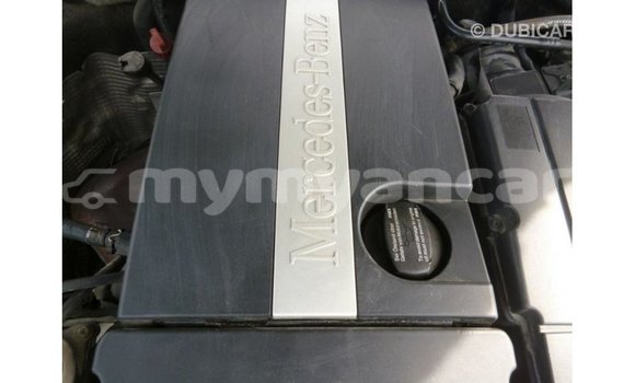 သွင်းကုန် Mercedes-Benz 190 (W201) Blue ကား Import - Dubai Ayeyarwady သွင်းကုန် Mercedes-Benz 190 (W201) Blue ကား Import - Dubai Ayeyarwady