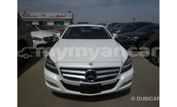 သွင်းကုန် Mercedes-Benz 190 (W201) White ကား Import - Dubai Ayeyarwady သွင်းကုန် Mercedes-Benz 190 (W201) White ကား Import - Dubai Ayeyarwady