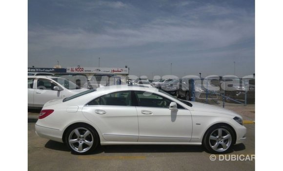 သွင်းကုန် Mercedes-Benz 190 (W201) White ကား Import - Dubai Ayeyarwady သွင်းကုန် Mercedes-Benz 190 (W201) White ကား Import - Dubai Ayeyarwady