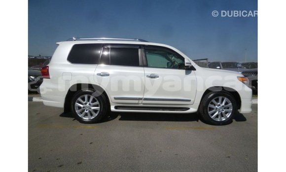 Acheter Import Voiture Toyota Land Cruiser Blanc à Import - Dubai, #<Region:0x000000000c5121b8> Acheter Import Voiture Toyota Land Cruiser Blanc à Import - Dubai, #<Region:0x000000000c5121b8>
