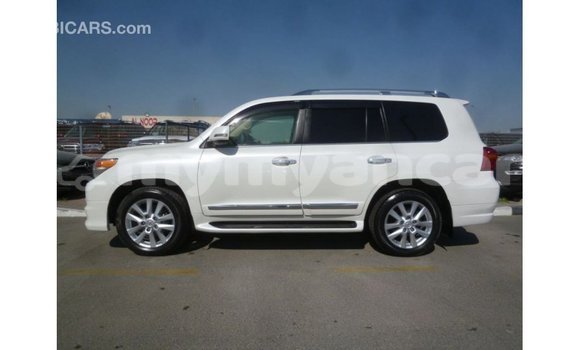 Acheter Import Voiture Toyota Land Cruiser Blanc à Import - Dubai, #<Region:0x000000000c5121b8> Acheter Import Voiture Toyota Land Cruiser Blanc à Import - Dubai, #<Region:0x000000000c5121b8>