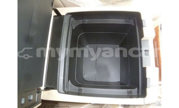 Acheter Import Voiture Toyota Land Cruiser Blanc à Import - Dubai, #<Region:0x000000000c5121b8> Acheter Import Voiture Toyota Land Cruiser Blanc à Import - Dubai, #<Region:0x000000000c5121b8>