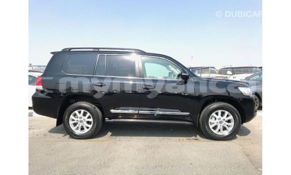 သွင်းကုန် Toyota Land Cruiser Black ကား Import - Dubai Ayeyarwady သွင်းကုန် Toyota Land Cruiser Black ကား Import - Dubai Ayeyarwady