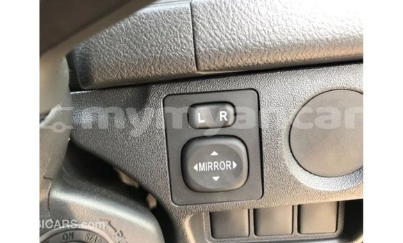 သွင်းကုန် Toyota Hiace White ကား Import - Dubai Ayeyarwady သွင်းကုန် Toyota Hiace White ကား Import - Dubai Ayeyarwady