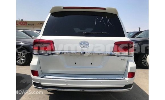 Acheter Import Voiture Toyota Land Cruiser Blanc à Import - Dubai, #<Region:0x000000000c5121b8> Acheter Import Voiture Toyota Land Cruiser Blanc à Import - Dubai, #<Region:0x000000000c5121b8>