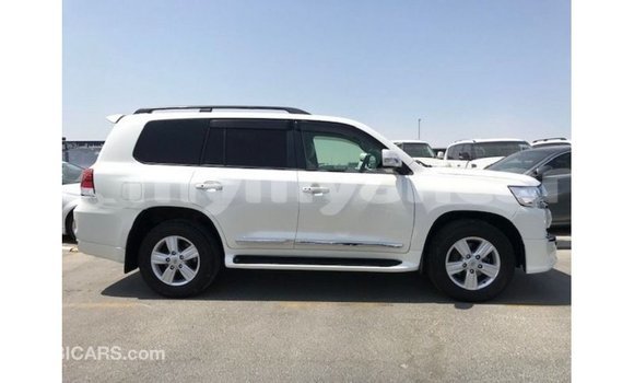 Acheter Import Voiture Toyota Land Cruiser Blanc à Import - Dubai, #<Region:0x000000000c5121b8> Acheter Import Voiture Toyota Land Cruiser Blanc à Import - Dubai, #<Region:0x000000000c5121b8>