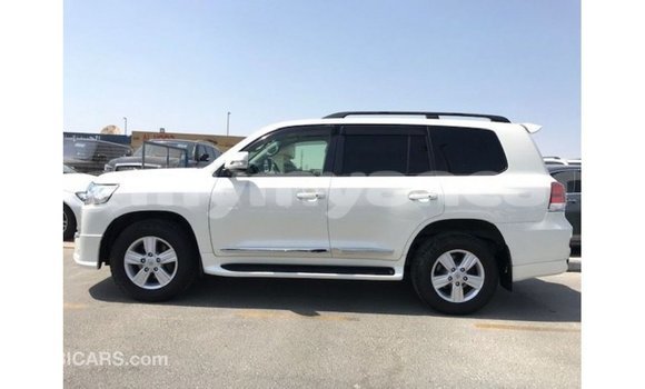 Acheter Import Voiture Toyota Land Cruiser Blanc à Import - Dubai, #<Region:0x000000000c5121b8> Acheter Import Voiture Toyota Land Cruiser Blanc à Import - Dubai, #<Region:0x000000000c5121b8>