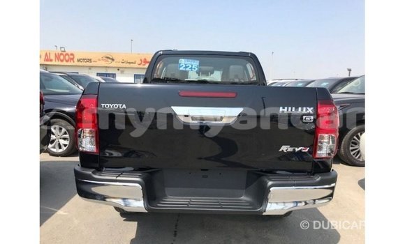 သွင်းကုန် Toyota Hilux Black ကား Import - Dubai Ayeyarwady သွင်းကုန် Toyota Hilux Black ကား Import - Dubai Ayeyarwady
