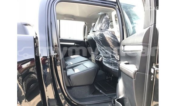 သွင်းကုန် Toyota Hilux Black ကား Import - Dubai Ayeyarwady သွင်းကုန် Toyota Hilux Black ကား Import - Dubai Ayeyarwady