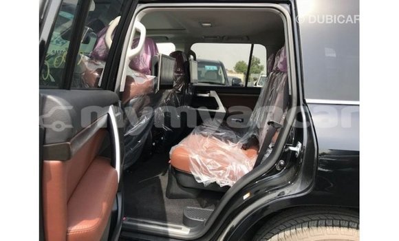 သွင်းကုန် Toyota Land Cruiser Black ကား Import - Dubai Ayeyarwady သွင်းကုန် Toyota Land Cruiser Black ကား Import - Dubai Ayeyarwady