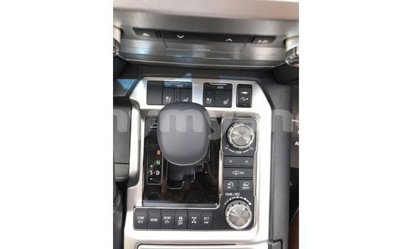 သွင်းကုန် Toyota Land Cruiser Black ကား Import - Dubai Ayeyarwady သွင်းကုန် Toyota Land Cruiser Black ကား Import - Dubai Ayeyarwady