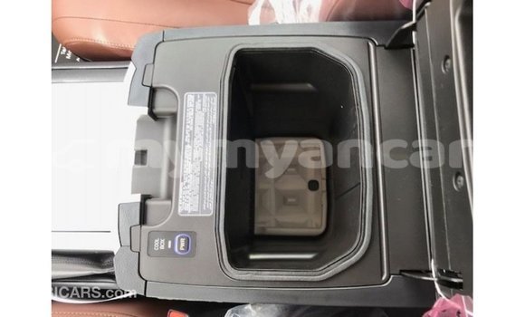 သွင်းကုန် Toyota Land Cruiser Black ကား Import - Dubai Ayeyarwady သွင်းကုန် Toyota Land Cruiser Black ကား Import - Dubai Ayeyarwady