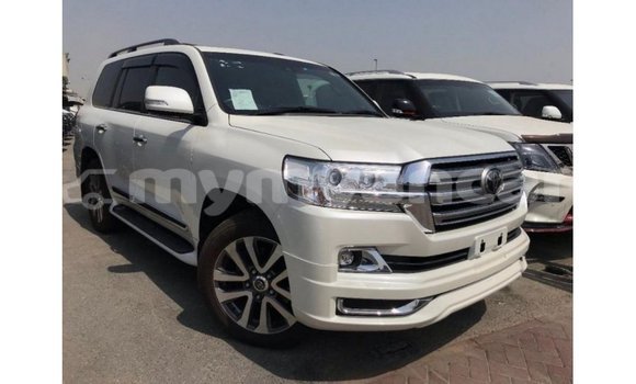 Buy Import Toyota Land Cruiser White Car in Import - Dubai in Ayeyarwady Buy Import Toyota Land Cruiser White Car in Import - Dubai in Ayeyarwady