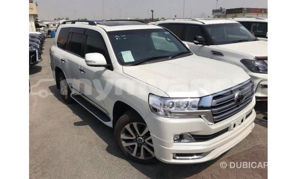 Buy Import Toyota Land Cruiser White Car in Import - Dubai in Ayeyarwady Buy Import Toyota Land Cruiser White Car in Import - Dubai in Ayeyarwady