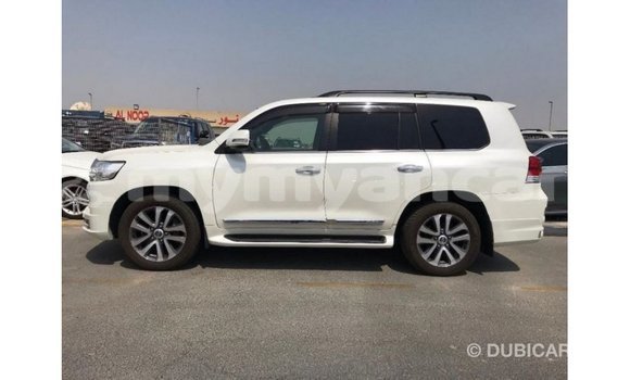 Buy Import Toyota Land Cruiser White Car in Import - Dubai in Ayeyarwady Buy Import Toyota Land Cruiser White Car in Import - Dubai in Ayeyarwady