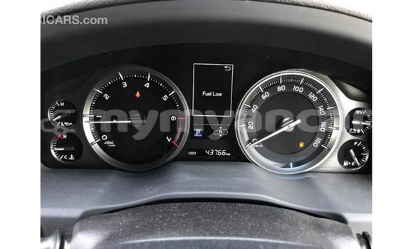 Buy Import Toyota Land Cruiser White Car in Import - Dubai in Ayeyarwady Buy Import Toyota Land Cruiser White Car in Import - Dubai in Ayeyarwady