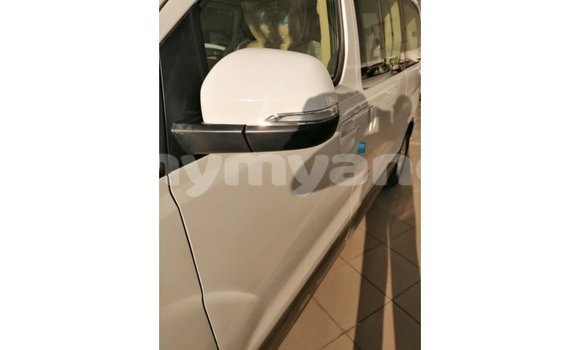 Buy Import Hyundai Accent White Car in Import - Dubai in Ayeyarwady Buy Import Hyundai Accent White Car in Import - Dubai in Ayeyarwady