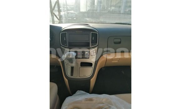 Buy Import Hyundai Accent White Car in Import - Dubai in Ayeyarwady Buy Import Hyundai Accent White Car in Import - Dubai in Ayeyarwady