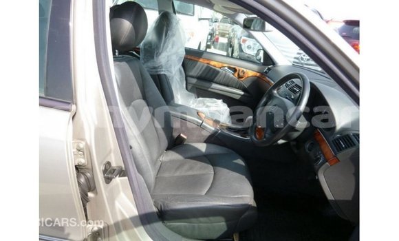 Buy Import Mercedes-Benz 200 Other Car in Import - Dubai in Ayeyarwady Buy Import Mercedes-Benz 200 Other Car in Import - Dubai in Ayeyarwady