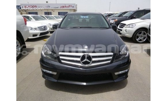 သွင်းကုန် Mercedes-Benz 190 (W201) Black ကား Import - Dubai Ayeyarwady သွင်းကုန် Mercedes-Benz 190 (W201) Black ကား Import - Dubai Ayeyarwady