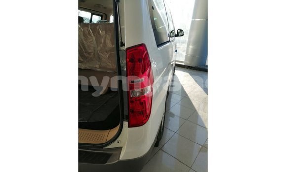 Buy Import Hyundai Accent White Car in Import - Dubai in Ayeyarwady Buy Import Hyundai Accent White Car in Import - Dubai in Ayeyarwady