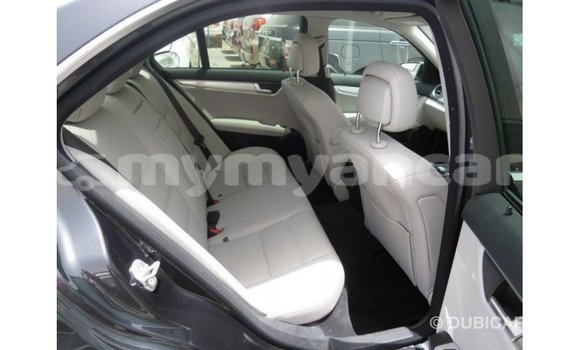 သွင်းကုန် Mercedes-Benz 190 (W201) Black ကား Import - Dubai Ayeyarwady သွင်းကုန် Mercedes-Benz 190 (W201) Black ကား Import - Dubai Ayeyarwady