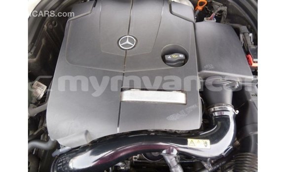 သွင်းကုန် Mercedes-Benz 190 (W201) Black ကား Import - Dubai Ayeyarwady သွင်းကုန် Mercedes-Benz 190 (W201) Black ကား Import - Dubai Ayeyarwady