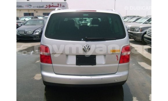 သွင်းကုန် Volkswagen Touran Other ကား Import - Dubai Ayeyarwady သွင်းကုန် Volkswagen Touran Other ကား Import - Dubai Ayeyarwady