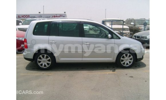 သွင်းကုန် Volkswagen Touran Other ကား Import - Dubai Ayeyarwady သွင်းကုန် Volkswagen Touran Other ကား Import - Dubai Ayeyarwady