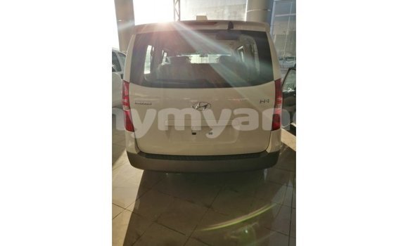Acheter Import Voiture Hyundai Accent Blanc à Import - Dubai, #<Region:0x000000000c5121b8>