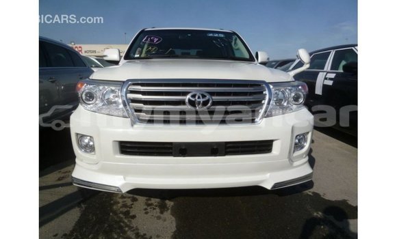 Acheter Import Voiture Toyota Land Cruiser Blanc à Import - Dubai, #<Region:0x000000000c5121b8> Acheter Import Voiture Toyota Land Cruiser Blanc à Import - Dubai, #<Region:0x000000000c5121b8>