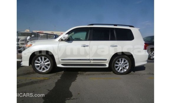 Acheter Import Voiture Toyota Land Cruiser Blanc à Import - Dubai, #<Region:0x000000000c5121b8> Acheter Import Voiture Toyota Land Cruiser Blanc à Import - Dubai, #<Region:0x000000000c5121b8>