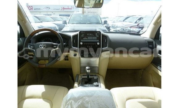 Buy Import Toyota Land Cruiser White Car in Import - Dubai in Ayeyarwady Buy Import Toyota Land Cruiser White Car in Import - Dubai in Ayeyarwady