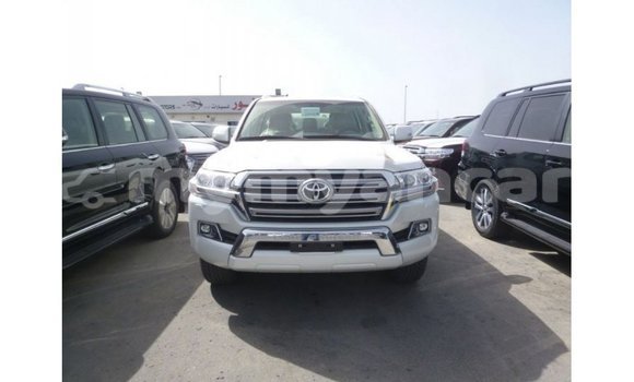 Buy Import Toyota Land Cruiser White Car in Import - Dubai in Ayeyarwady Buy Import Toyota Land Cruiser White Car in Import - Dubai in Ayeyarwady