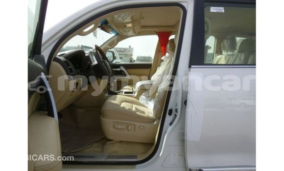 Buy Import Toyota Land Cruiser White Car in Import - Dubai in Ayeyarwady Buy Import Toyota Land Cruiser White Car in Import - Dubai in Ayeyarwady