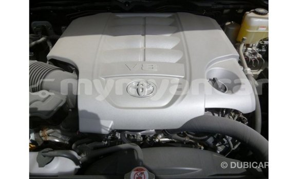 Buy Import Toyota Land Cruiser White Car in Import - Dubai in Ayeyarwady Buy Import Toyota Land Cruiser White Car in Import - Dubai in Ayeyarwady