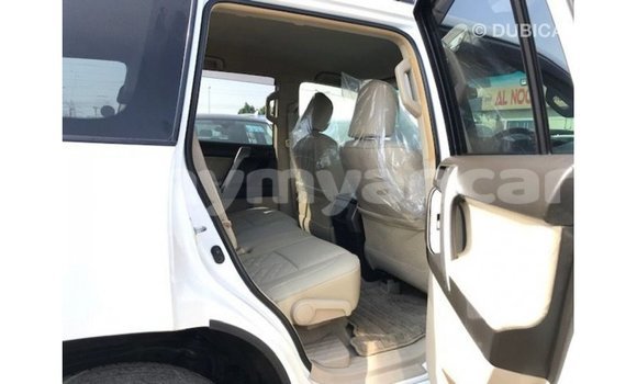 သွင်းကုန် Toyota Prado White ကား Import - Dubai Ayeyarwady သွင်းကုန် Toyota Prado White ကား Import - Dubai Ayeyarwady