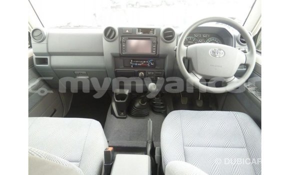 Buy Import Toyota Land Cruiser White Car in Import - Dubai in Ayeyarwady Buy Import Toyota Land Cruiser White Car in Import - Dubai in Ayeyarwady