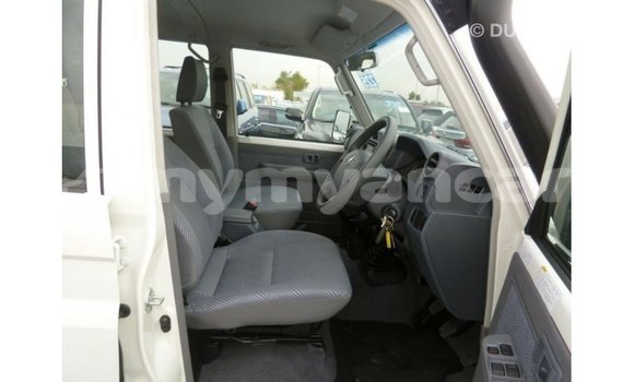 Buy Import Toyota Land Cruiser White Car in Import - Dubai in Ayeyarwady Buy Import Toyota Land Cruiser White Car in Import - Dubai in Ayeyarwady