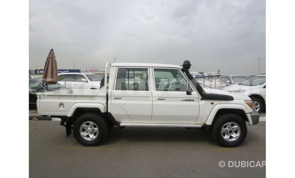 Buy Import Toyota Land Cruiser White Car in Import - Dubai in Ayeyarwady Buy Import Toyota Land Cruiser White Car in Import - Dubai in Ayeyarwady
