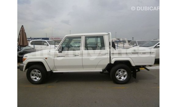 Buy Import Toyota Land Cruiser White Car in Import - Dubai in Ayeyarwady Buy Import Toyota Land Cruiser White Car in Import - Dubai in Ayeyarwady