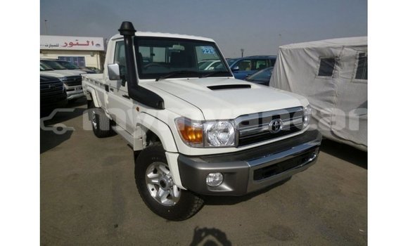 သွင်းကုန် Toyota Land Cruiser White ကား Import - Dubai Ayeyarwady သွင်းကုန် Toyota Land Cruiser White ကား Import - Dubai Ayeyarwady