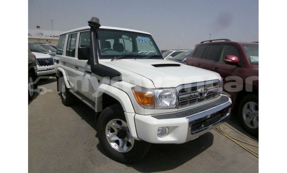 Acheter Import Voiture Toyota Land Cruiser Blanc à Import - Dubai, #<Region:0x000000000c5121b8> Acheter Import Voiture Toyota Land Cruiser Blanc à Import - Dubai, #<Region:0x000000000c5121b8>