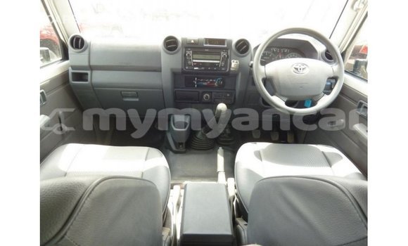 Acheter Import Voiture Toyota Land Cruiser Blanc à Import - Dubai, #<Region:0x000000000c5121b8> Acheter Import Voiture Toyota Land Cruiser Blanc à Import - Dubai, #<Region:0x000000000c5121b8>