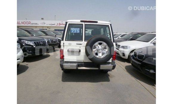 Acheter Import Voiture Toyota Land Cruiser Blanc à Import - Dubai, #<Region:0x000000000c5121b8> Acheter Import Voiture Toyota Land Cruiser Blanc à Import - Dubai, #<Region:0x000000000c5121b8>