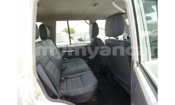 Acheter Import Voiture Toyota Land Cruiser Blanc à Import - Dubai, #<Region:0x000000000c5121b8> Acheter Import Voiture Toyota Land Cruiser Blanc à Import - Dubai, #<Region:0x000000000c5121b8>