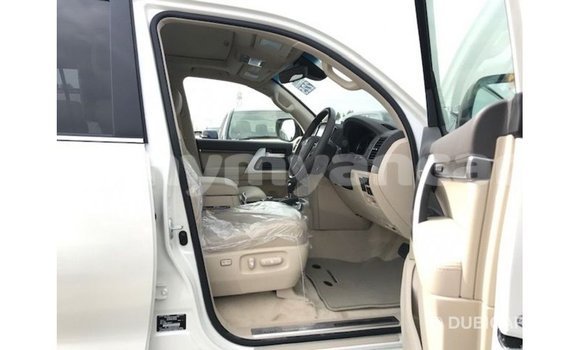 Acheter Import Voiture Toyota Land Cruiser Blanc à Import - Dubai, #<Region:0x000000000c5121b8> Acheter Import Voiture Toyota Land Cruiser Blanc à Import - Dubai, #<Region:0x000000000c5121b8>