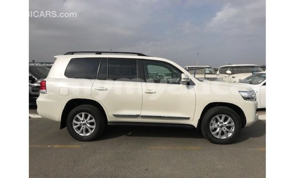 Acheter Import Voiture Toyota Land Cruiser Blanc à Import - Dubai, #<Region:0x000000000c5121b8> Acheter Import Voiture Toyota Land Cruiser Blanc à Import - Dubai, #<Region:0x000000000c5121b8>