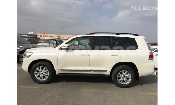 Acheter Import Voiture Toyota Land Cruiser Blanc à Import - Dubai, #<Region:0x000000000c5121b8> Acheter Import Voiture Toyota Land Cruiser Blanc à Import - Dubai, #<Region:0x000000000c5121b8>